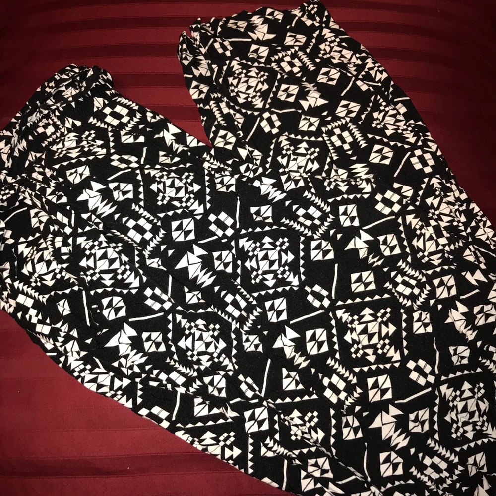LOOSE SOFT PANTS